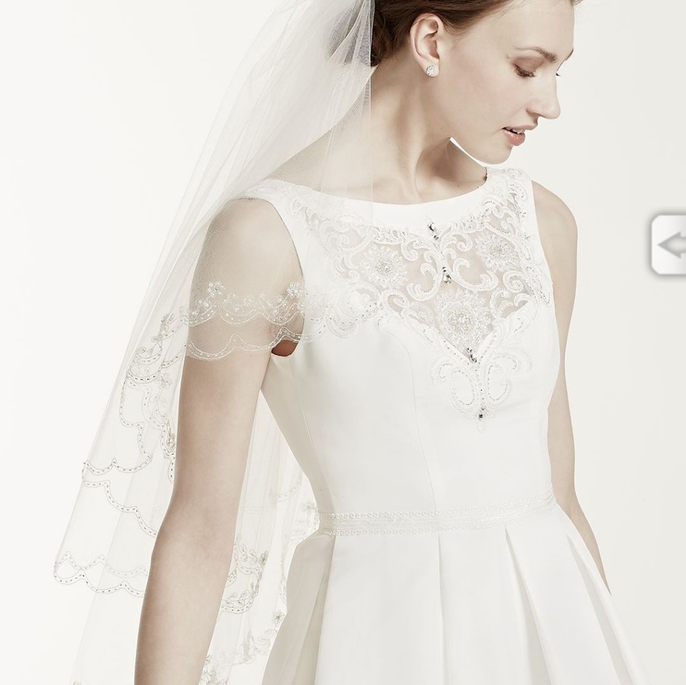 David's Bridal Fingertip Length Two-Tier Veil 689